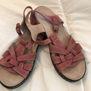 Salamander Sandals Size 9